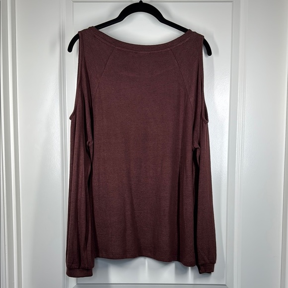 Bobeau Rich Brown Cold Shoulder Top - Picture 5 of 6